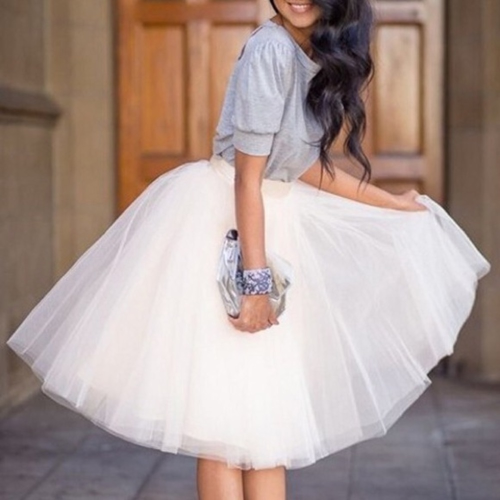 Small cream tutu skirt like new